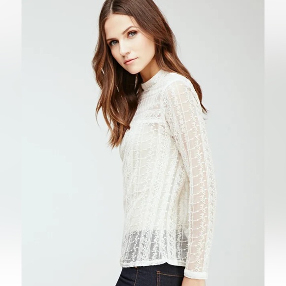 Lace layering top cream - Picture 2 of 4